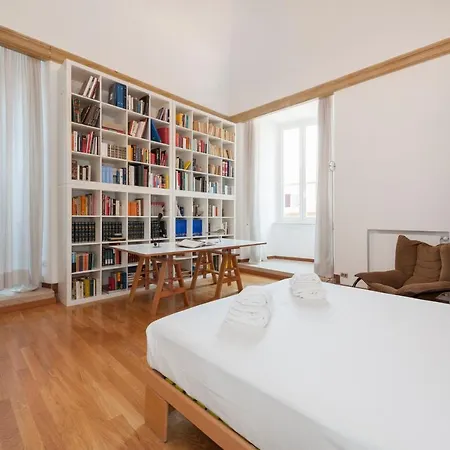 Ancient Palace In Downtown *