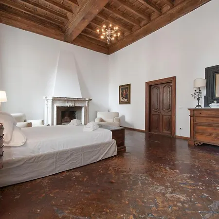 Ancient Palace In Downtown Appartement *