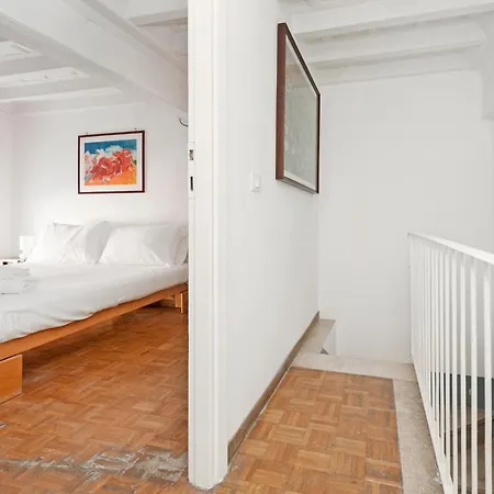 Ancient Palace In Downtown *